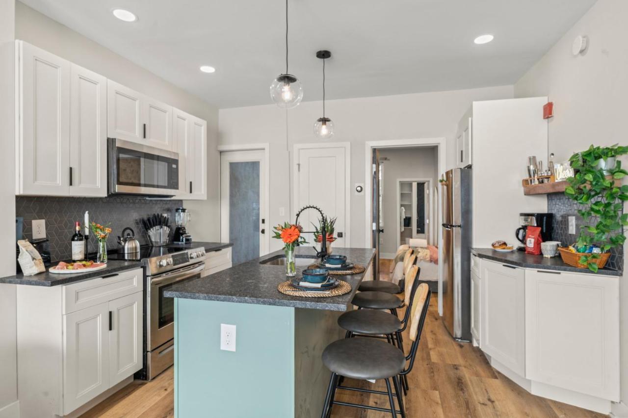 Passyunk Square Spacious 1 Bedroom Oasis- Huge Deck 필라델피아 외부 사진
