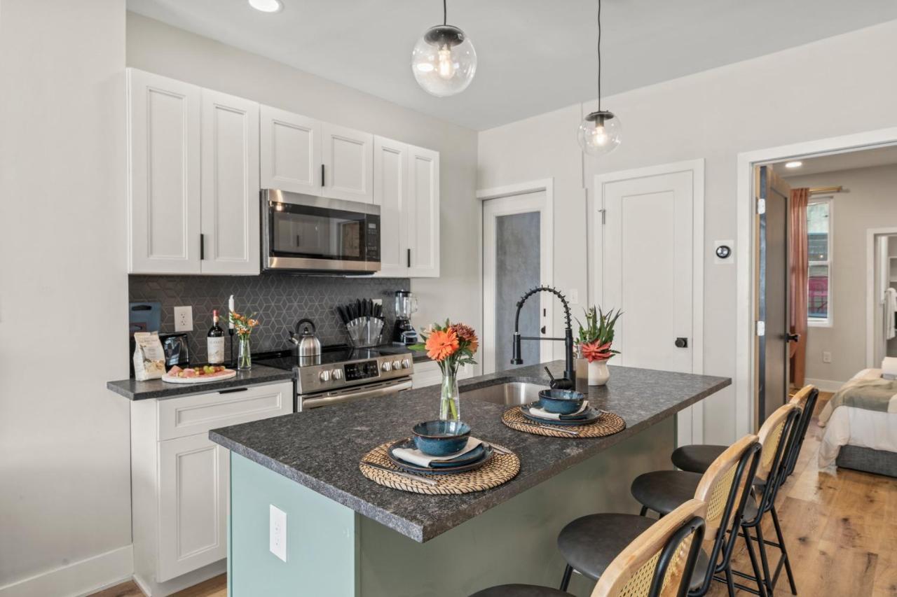 Passyunk Square Spacious 1 Bedroom Oasis- Huge Deck 필라델피아 외부 사진