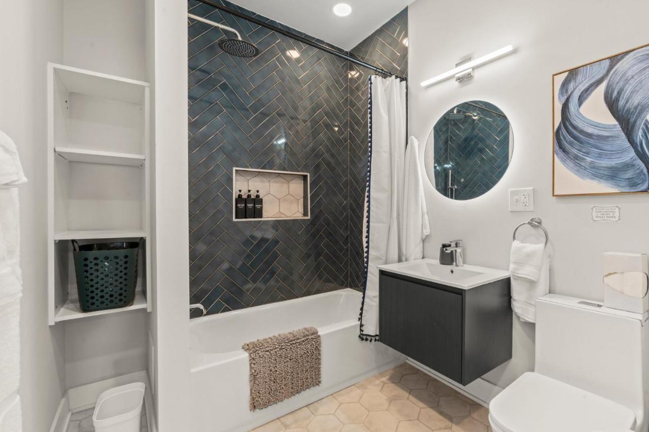 Passyunk Square Spacious 1 Bedroom Oasis- Huge Deck 필라델피아 외부 사진